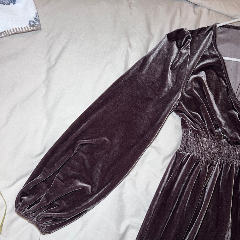 SHEIN Deep Brown Velvet Long Sleeve Women’s XS Dress Empire Waist V Neck - Picture 12 of 16